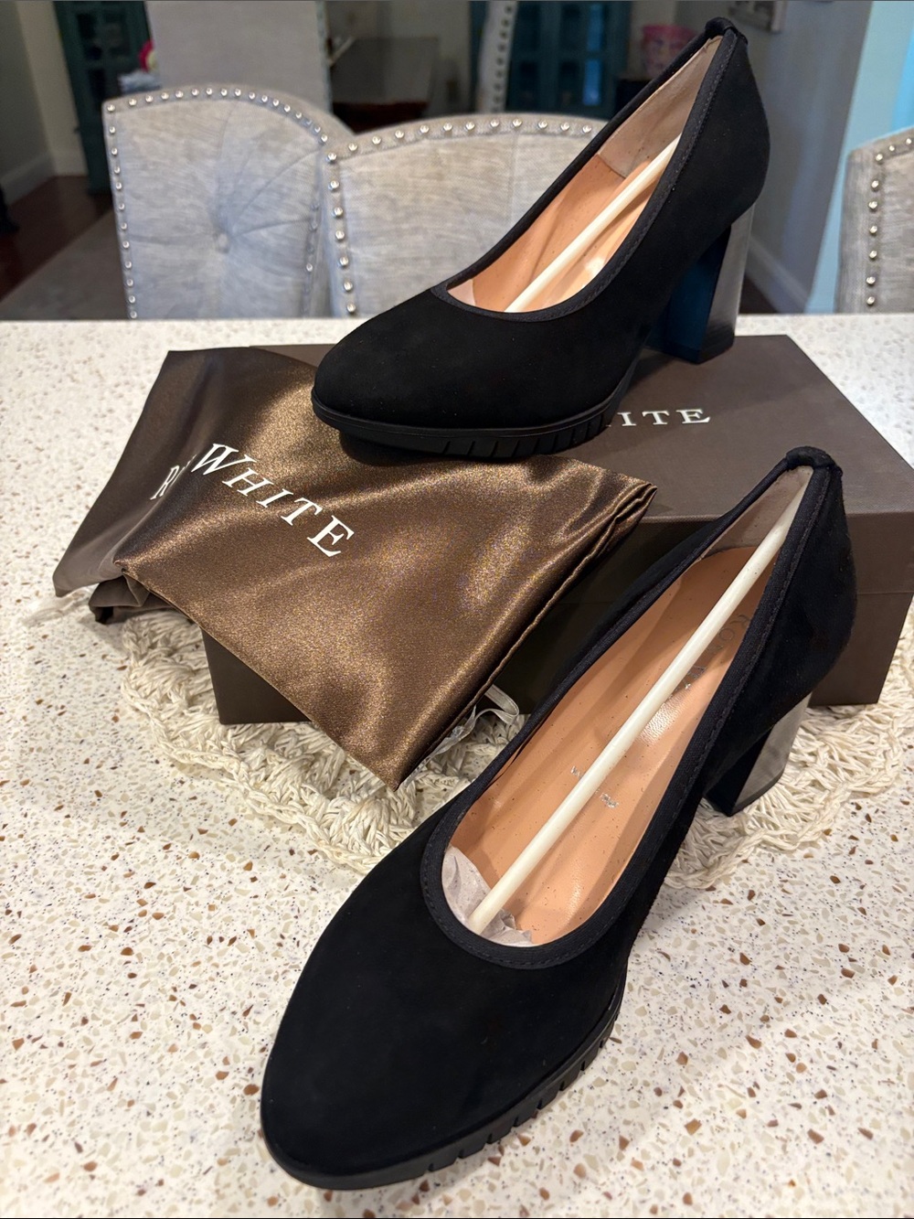 Ron White Black Suede 3” Heel Pumps Round Toe Slip On Dust Bag 8.5/9 Euro 39
